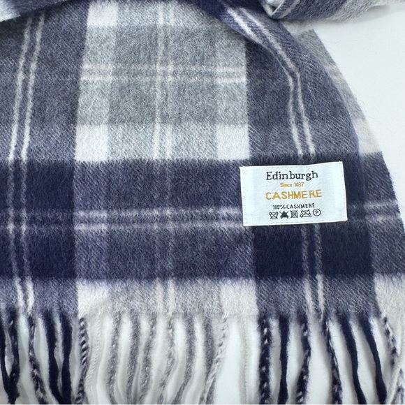 Edinburgh Luxury 100% Cashmere Stylish Men's Plaid Scarf in Gray and Navy - Picture 3 of 8